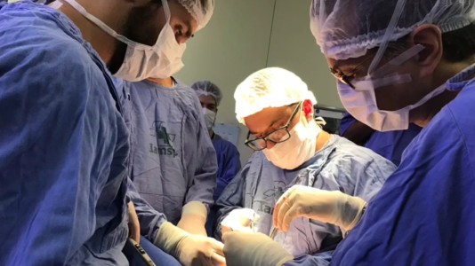 Dr Wagner e Equipe de urologia do Iamspe durante cirurgia de estenose de uretra